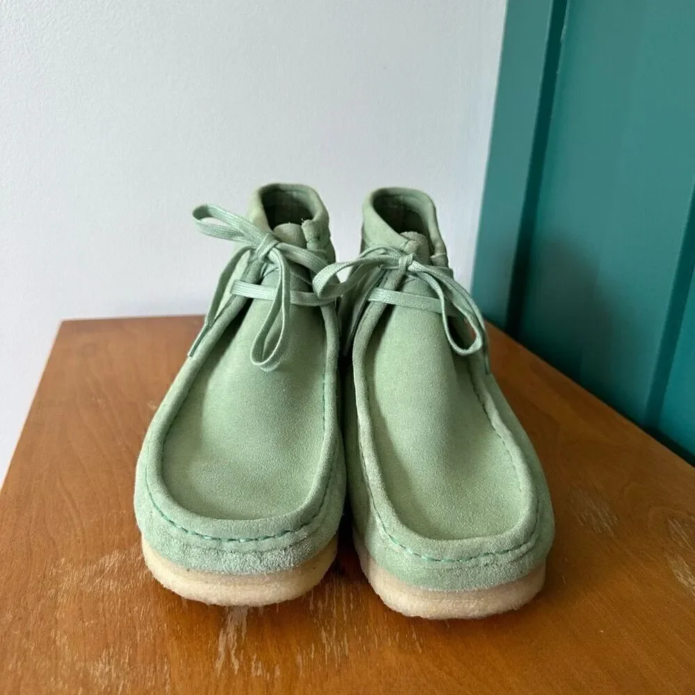 Clark Originals Men’s Wallabee Mint Green Suede Leather  Lace Up Square Toe Ankl